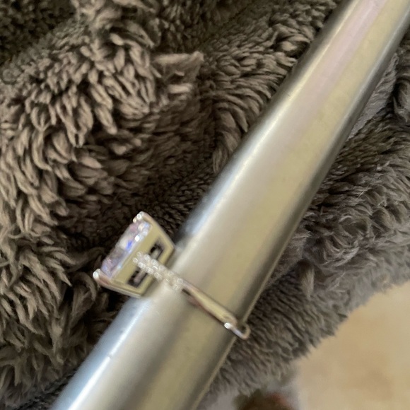 Emerald cut engagement Rings 2 size 7 - Picture 13 of 13